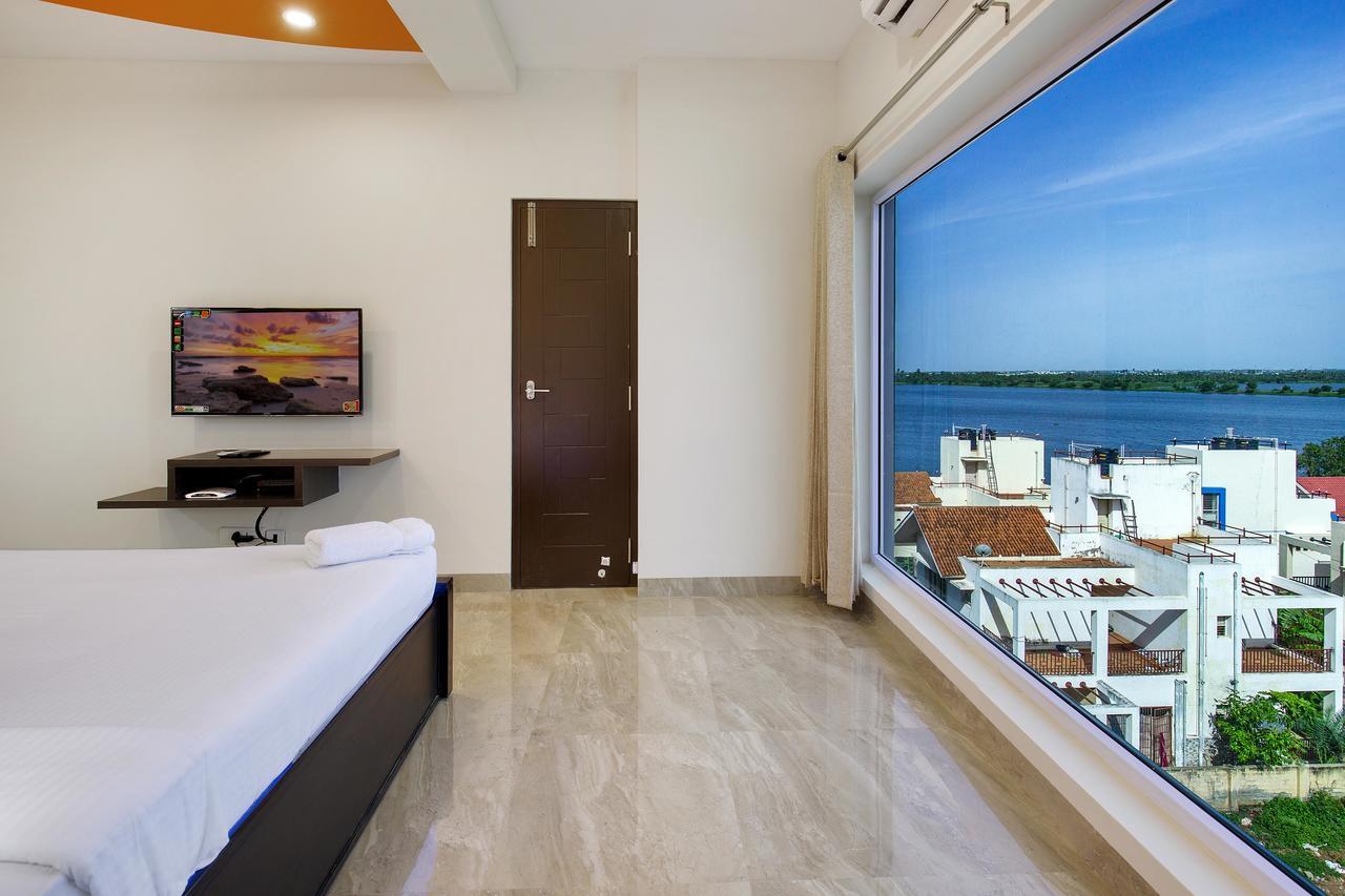 Crystal Lake Suites Coimbatore Exterior photo